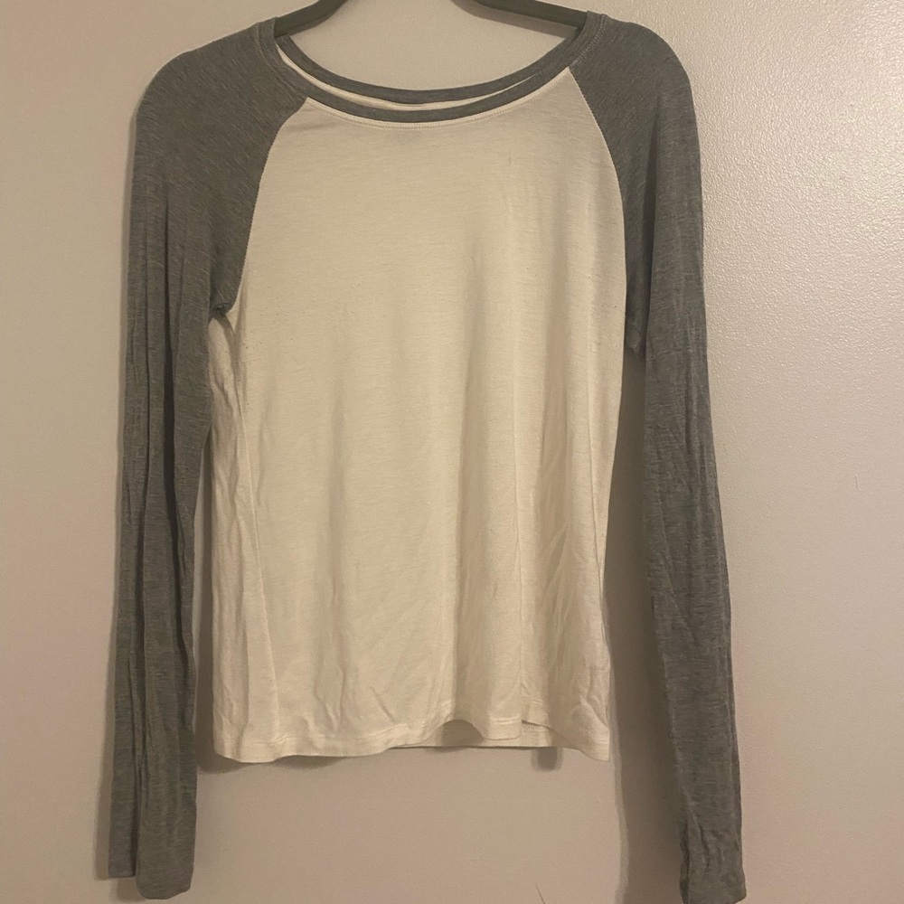 Basic Longsleeve Tee